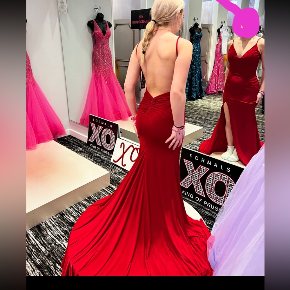 SIZE 0 RED PROM DRESS NEVER WORN